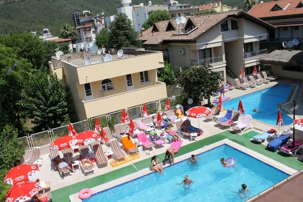 Bonjour Hotel 马尔马里斯 外观 照片