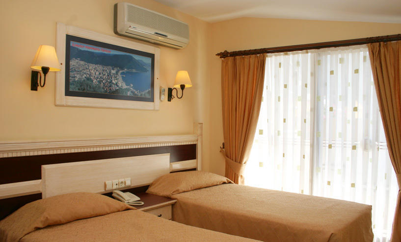 Bonjour Hotel 马尔马里斯 外观 照片